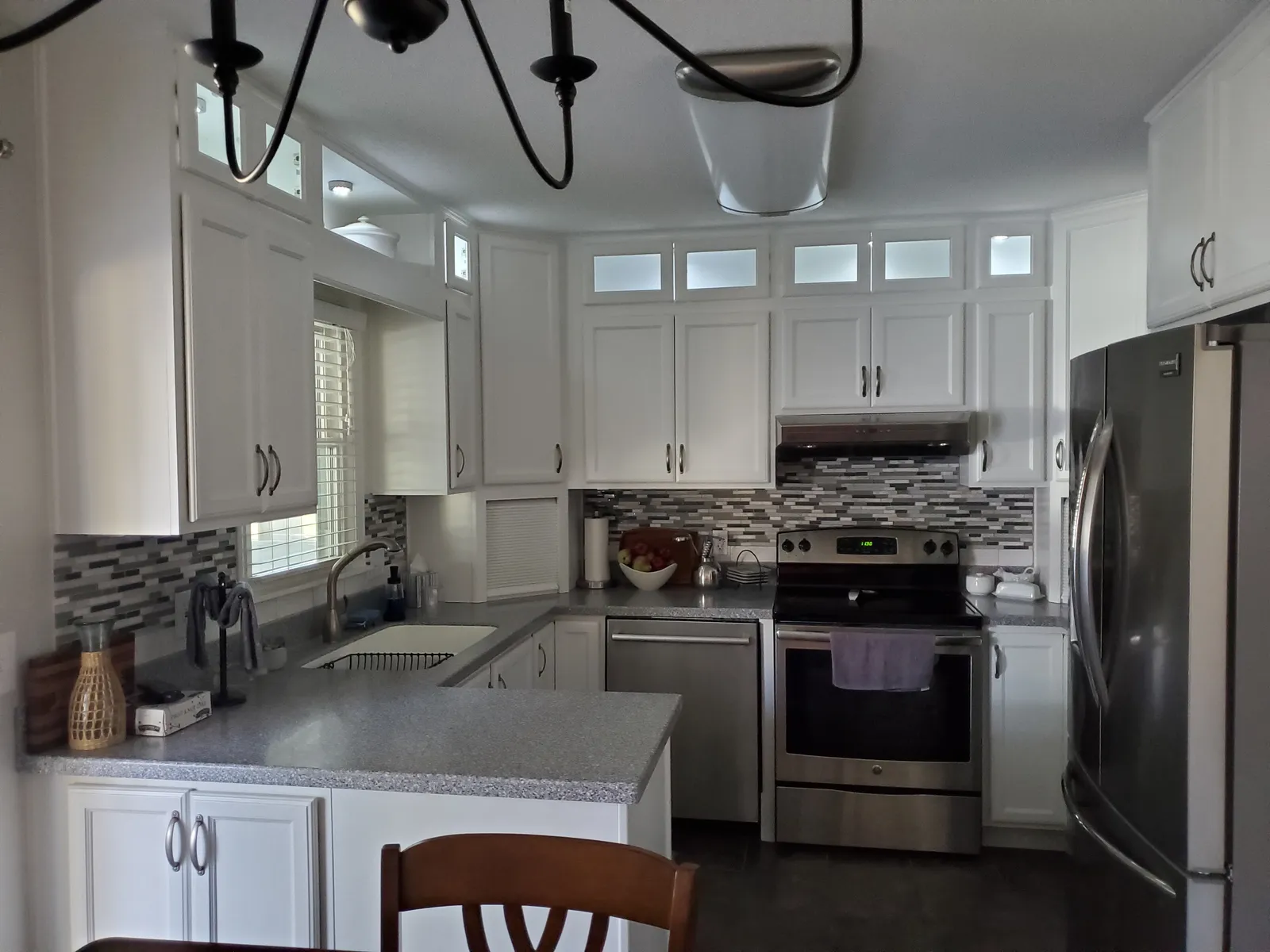 White painted kitchen cabinets